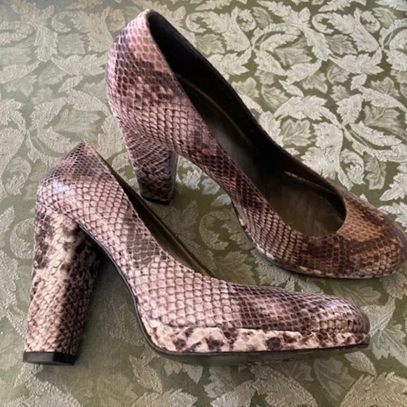 Stuart Weitzman Heels - Picture 3 of 9